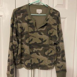 Size L cameo hoodie from American eagle